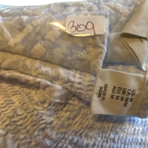 Joie Baby Blue Linen Blend Embroidered Floral Peasant Blouse Women’s Size M - Picture 9 of 9